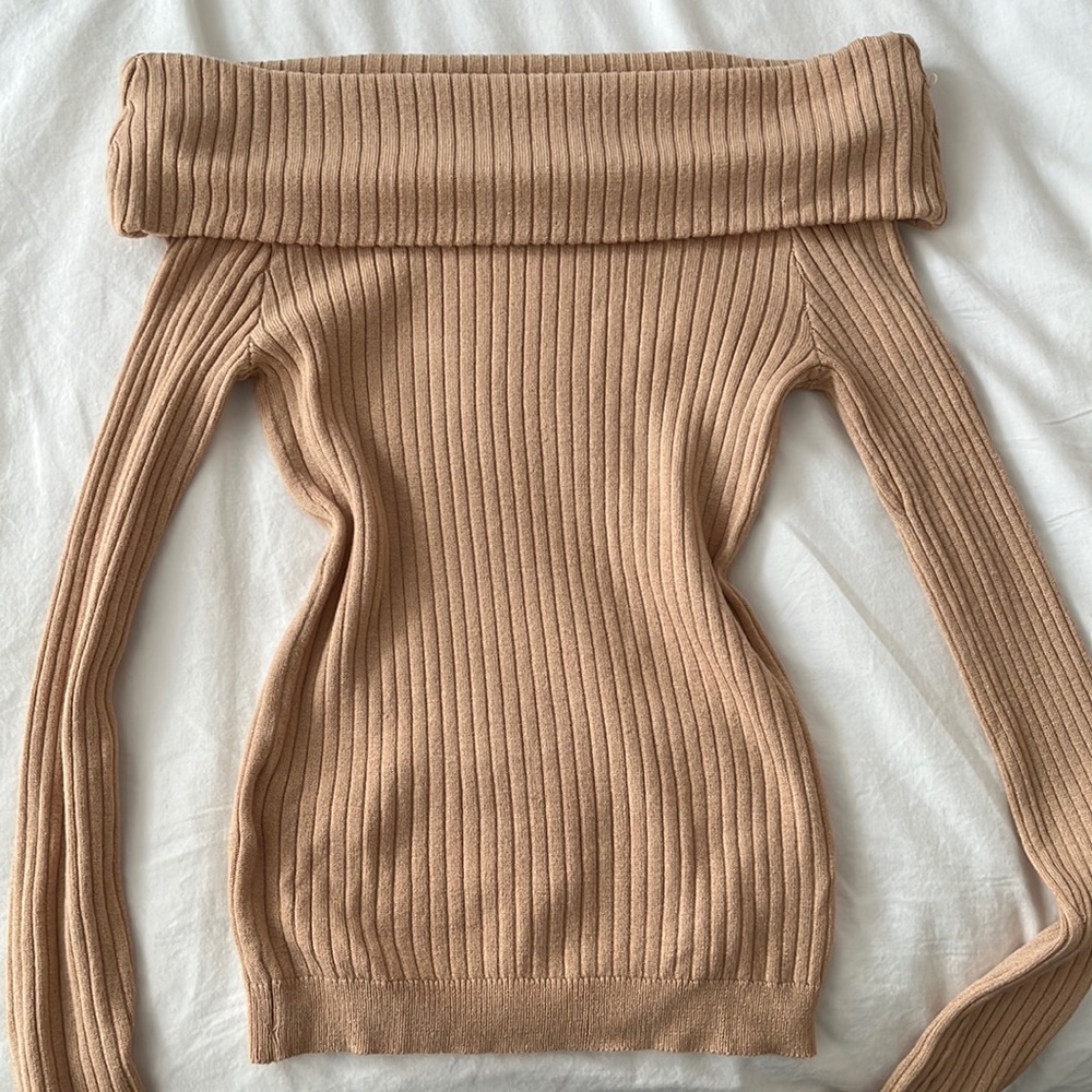 Off the shoulder knit top (XS)